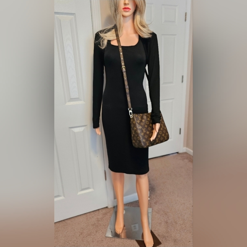 Authentic LOUIS VUITTON Monogram Looping MM Crossbody - Picture 4 of 14